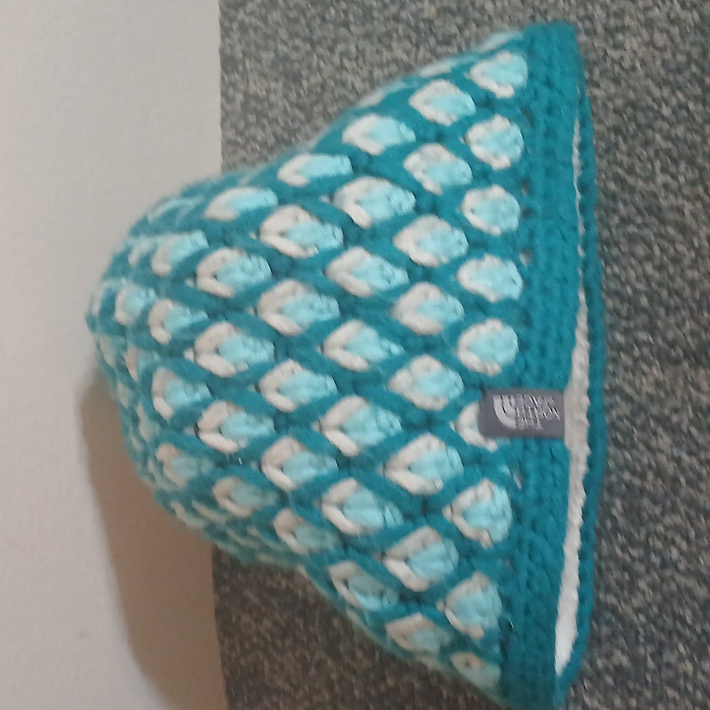The North Face knit and fleece teal retro beanie unisex